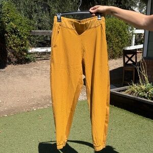 Women’s textured Brooklyn joggers by Athleta